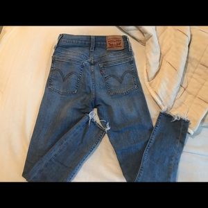 Levi’s wedgie skinny jeans size 24